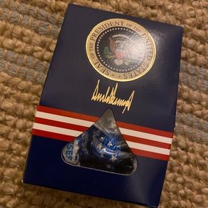 Limited Addition Donald Trump Presidential Kisses